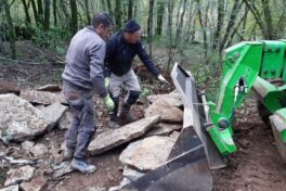 Une nouvelle micro-carrière de lauzes ouvre à Laramière